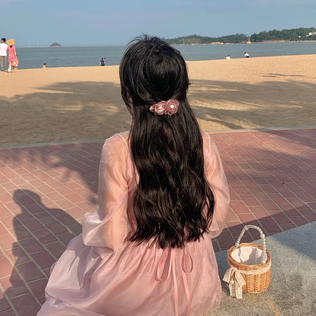 下午一点的她